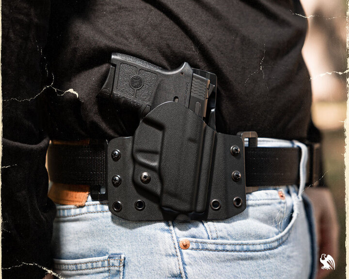 Man carrying a Bodyguard 380 on a LightDraw Kydex Holster.