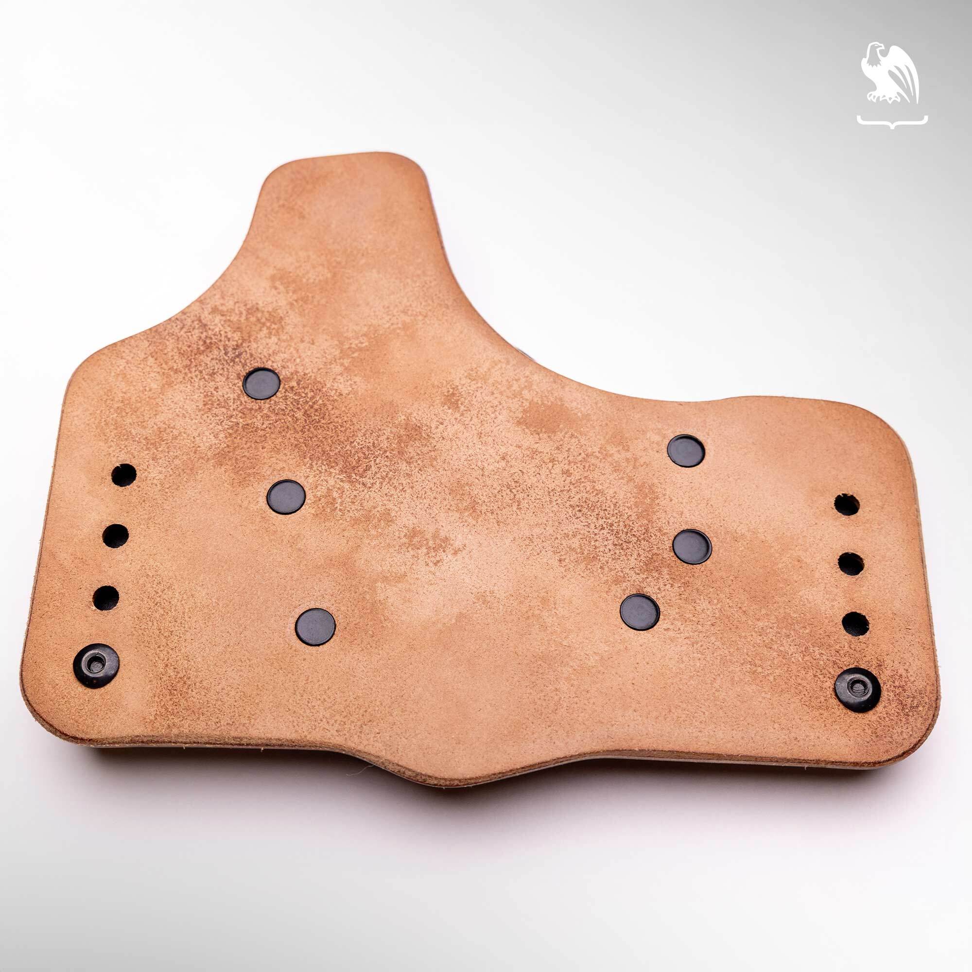 A picture of the Comfortuck IWB Holster from behind from Vedder Holsters.