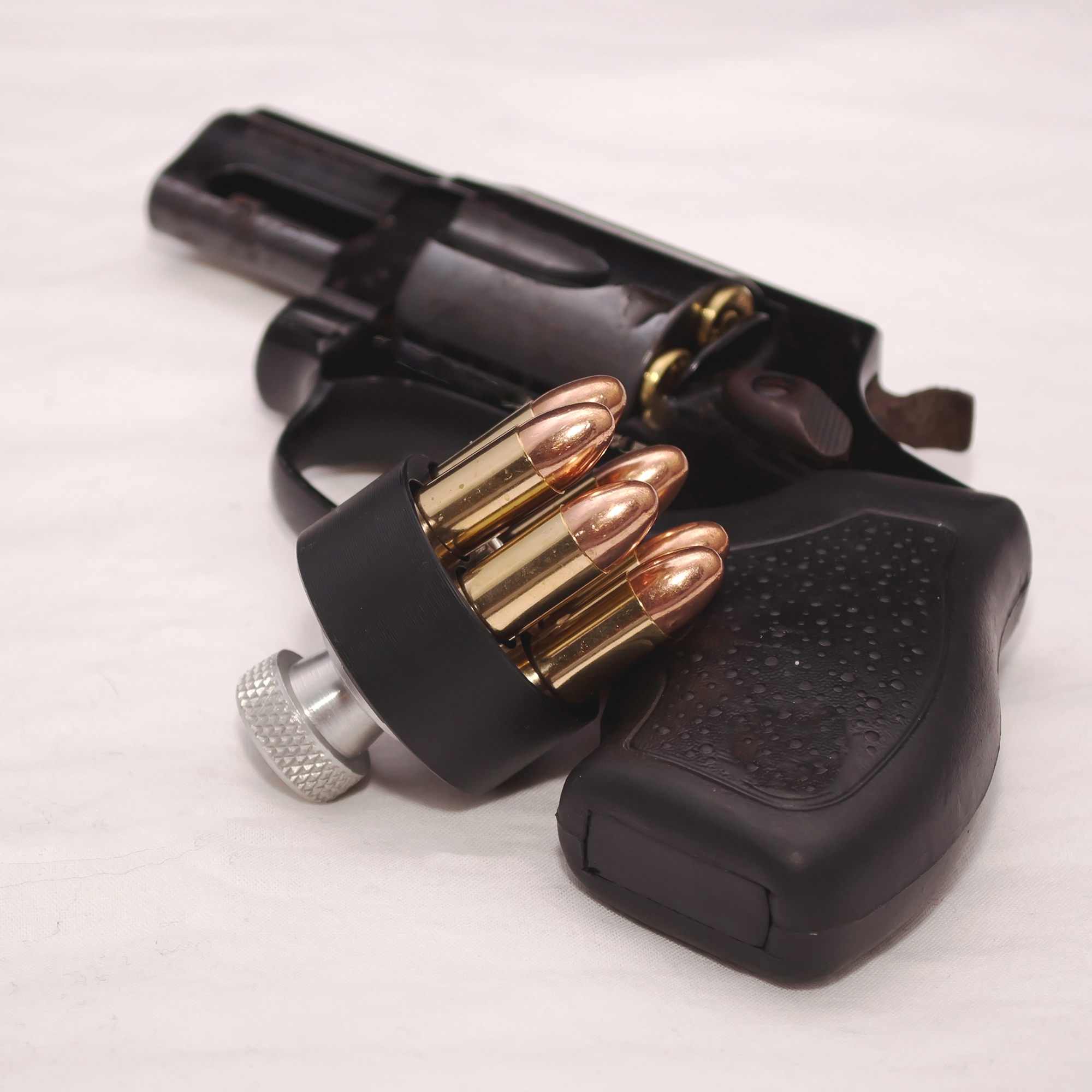 Revolver speed loader