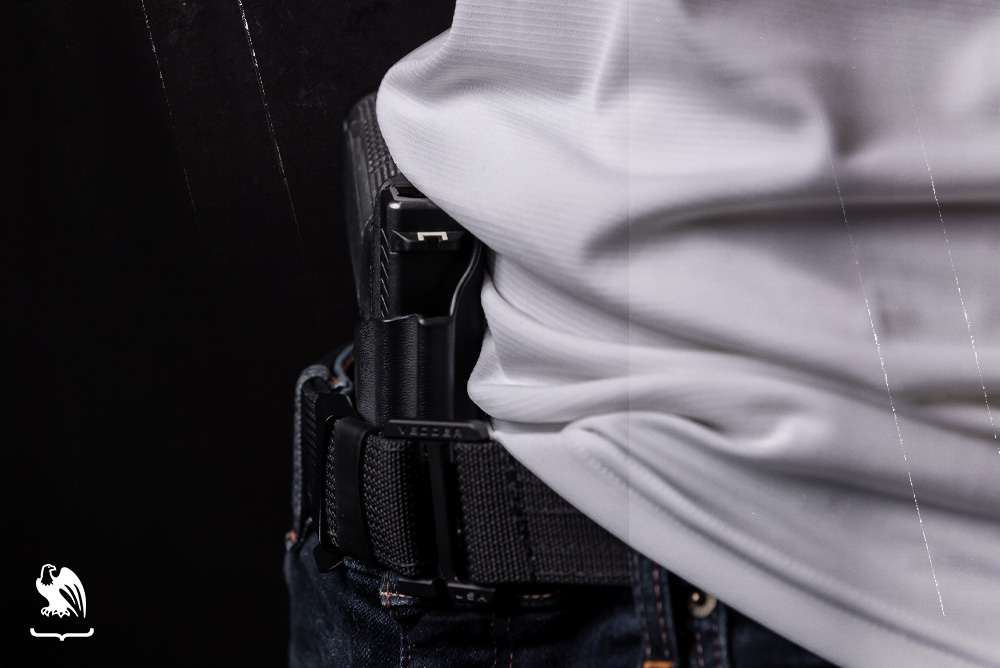 Vedder Holsters Photography of a person concealed carrying using  the Vedder Holsters Holster Wedge.